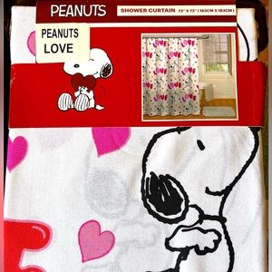 Peanuts snoopy valentine shower curtain
